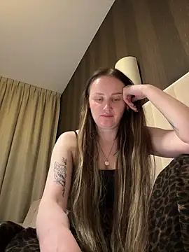 Snapshot of TomilaSi chatting on 04/15/26, 07:58 TomilaSi online show from 04/15/26, 07:58