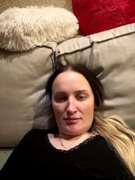 Snapshot of TomilaSi chatting on 01/05/26, 05:27 TomilaSi online show from 01/05/26, 05:27