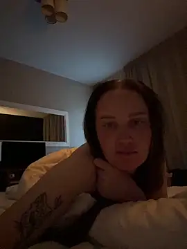 Snapshot of TomilaSi chatting on 04/15/26, 04:29 TomilaSi online show from 04/15/26, 04:29