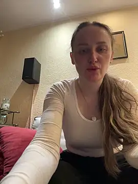 Snapshot of TomilaSi chatting on 03/29/26, 10:00 TomilaSi online show from 03/29/26, 10:00