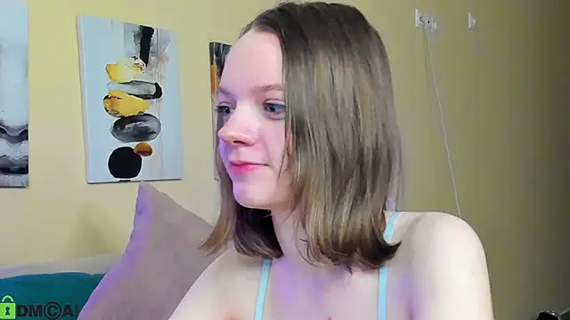 Olivia Riesz online show from 04/01/26, 01:08