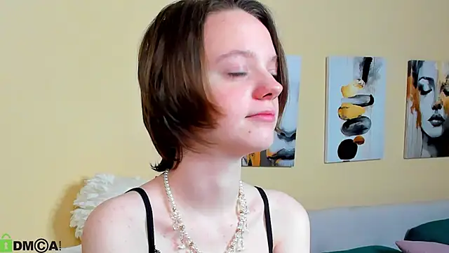 Olivia Riesz online show from 05/10/26, 12:58