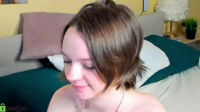 Olivia Riesz online show from 05/15/26, 01:03