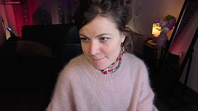 Marla Bri online show from 11/25/25, 01:22