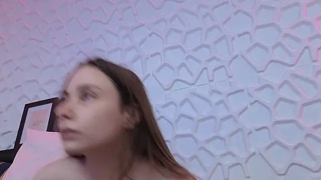 Snapshot of IrisSwain chatting on 12/02/25, 06:37 IrisSwain online show from 12/02/25, 06:37