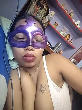 aarti03fb online show from 04/22/26, 06:42