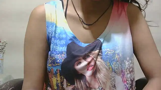 cute mahira online show from 05/11/26, 06:38