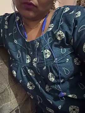 Tamil Smiley Queen online show from 01/15/26, 05:05