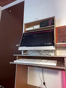 Im Luu online show from 06/16/26, 04:12
