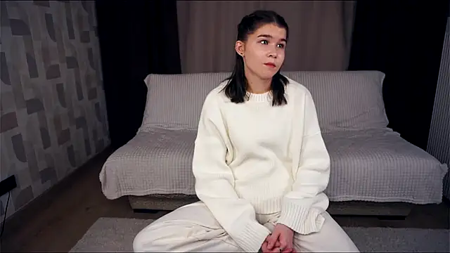 ZulaRattan online show from 11/28/25, 07:03