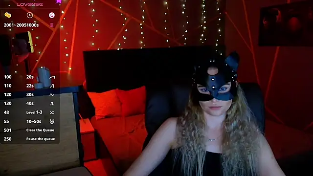 Snapshot of _Sweet__Cat_ chatting on 04/30/26, 12:01 Sweet Cat online show from 04/30/26, 12:01