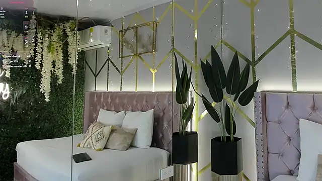 Lola saenz  online show from 02/25/26, 11:54