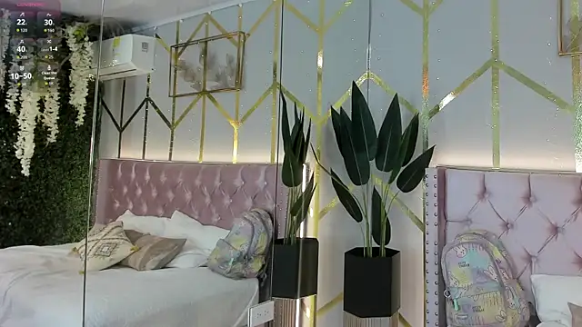 Lola saenz  online show from 02/28/26, 11:54