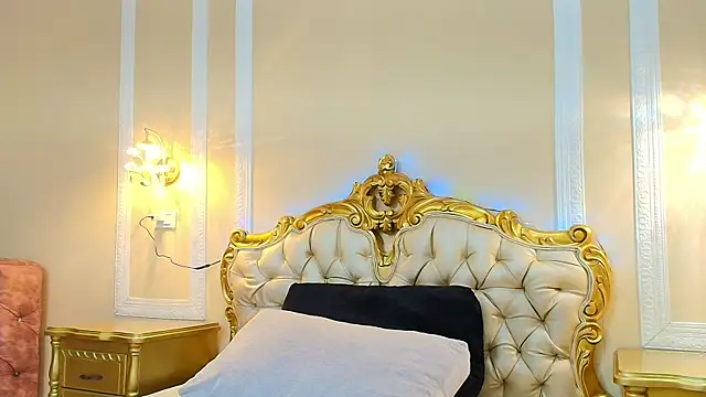 HallieStone online show from 04/05/26, 12:23