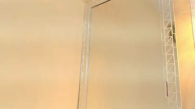 HallieStone online show from 04/15/26, 12:21