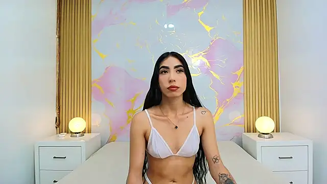 HallieStone online show from 12/17/25, 07:52