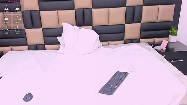 JessicaBosch online show from 12/13/25, 08:04