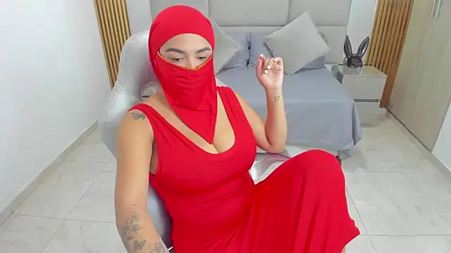 Snapshot of Raizel_kazem chatting on 11/26/25, 02:06 Raizel kazem online show from 11/26/25, 02:06