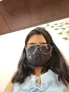 Snapshot of Sexolinaa chatting on 05/21/26, 05:05 Sexolinaa online show from 05/21/26, 05:05