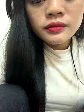 Snapshot of lana-kan chatting on 12/21/25, 01:35 lana-kan online show from 12/21/25, 01:35