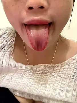 Snapshot of lana-kan chatting on 11/27/25, 02:28 lana-kan online show from 11/27/25, 02:28