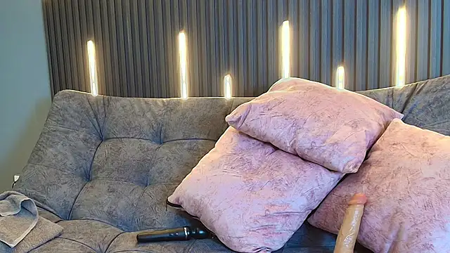 scarlett aviebby online show from 12/04/25, 01:43