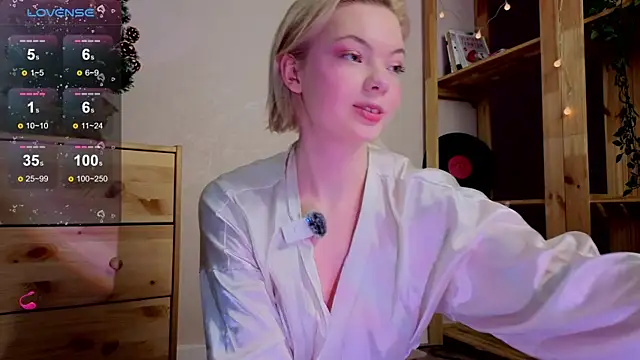 Snapshot of Me1inMonro chatting on 12/19/25, 05:32 Me1inMonro online show from 12/19/25, 05:32