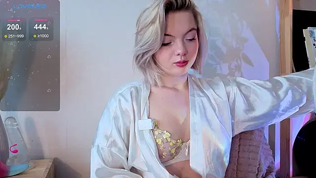 Snapshot of Me1inMonro chatting on 02/08/26, 07:06 Me1inMonro online show from 02/08/26, 07:06