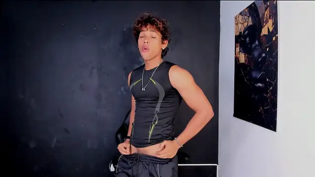 Snapshot of LiamVibes212 chatting on 02/19/26, 01:08 LiamVibes212 online show from 02/19/26, 01:08