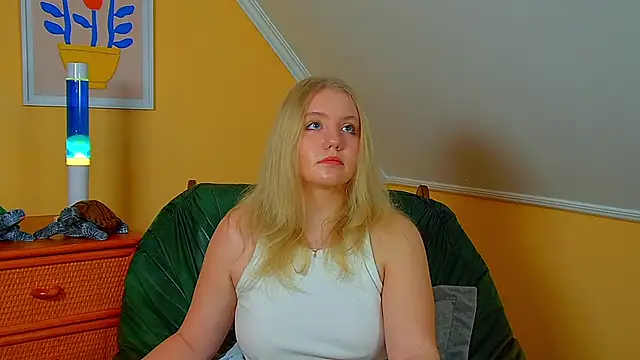 Snapshot of EmilyEvanse chatting on 11/29/25, 06:13 EmilyEvanse online show from 11/29/25, 06:13