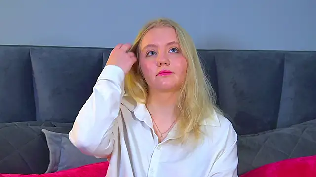 Snapshot of EmilyEvanse chatting on 12/01/25, 06:36 EmilyEvanse online show from 12/01/25, 06:36