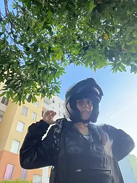 Miia moonn online show from 11/27/25, 10:59