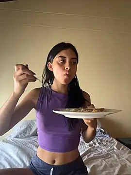 Miia moonn online show from 04/04/26, 06:03