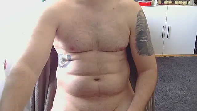 Snapshot of theh0tdick chatting on 05/16/26, 10:47 theh0tdick online show from 05/16/26, 10:47