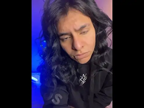 Snapshot of SaraAndrade_ chatting on 01/17/26, 01:58 SaraAndrade online show from 01/17/26, 01:58