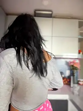 SaraAndrade  online show from 04/11/26, 12:31