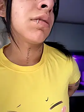 SaraAndrade  online show from 04/06/26, 03:57