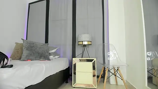 niicole steele  online show from 04/29/26, 11:11