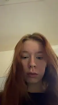 Snapshot of eva_aria chatting on 04/17/26, 12:35 eva aria online show from 04/17/26, 12:35