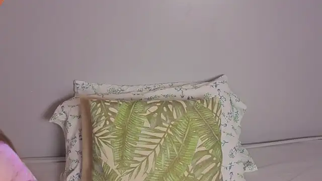 amyvans  online show from 08/04/26, 09:19