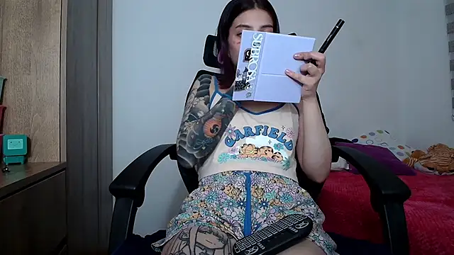 Sweet navy  online show from 12/03/25, 11:36