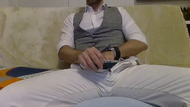 Snapshot of Eroshotlicker chatting on 02/25/26, 09:47 Eroshotlicker online show from 02/25/26, 09:47