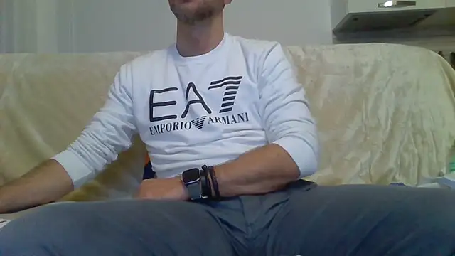 Snapshot of Eroshotlicker chatting on 01/17/26, 11:08 Eroshotlicker online show from 01/17/26, 11:08