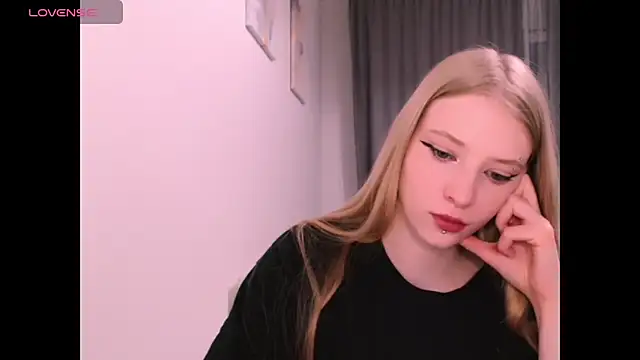  Milana Sparkl75  online show from 12/05/25, 02:21