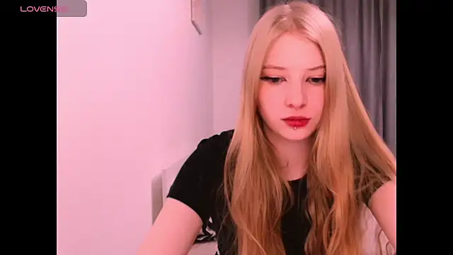  Milana Sparkl75  online show from 12/16/25, 08:13