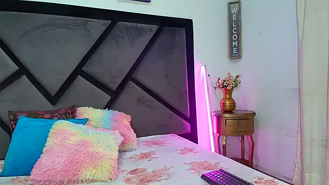 TashaNaughty4u online show from 12/05/25, 12:15