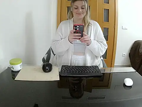 Adelyxveex online show from 12/03/25, 12:44