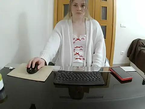 Adelyxveex online show from 11/30/25, 11:05