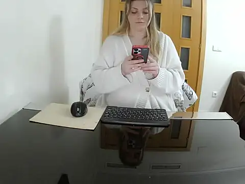 Adelyxveex online show from 12/21/25, 11:16