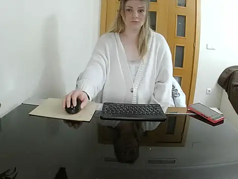 Adelyxveex online show from 12/22/25, 11:27